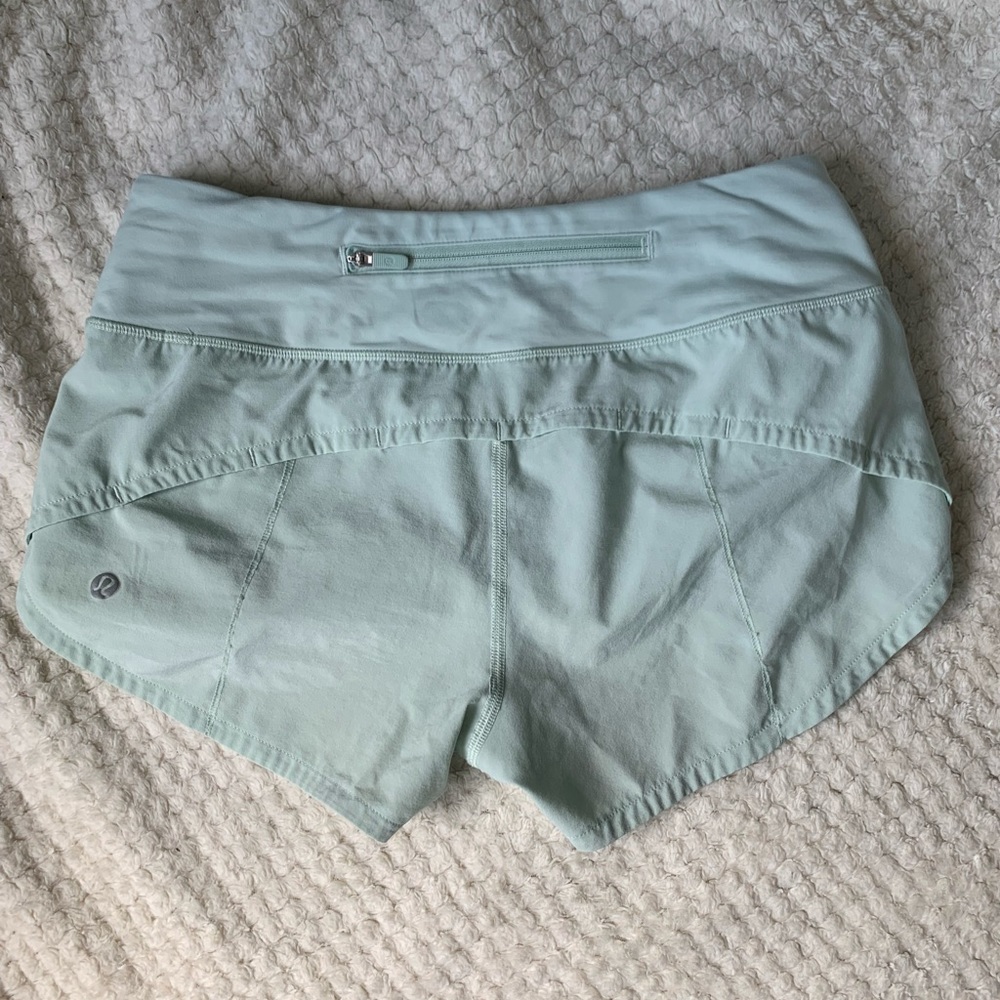 Lululemon Speed Up Shorts 💚